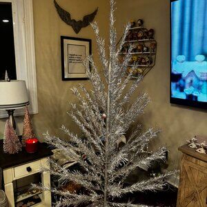 Vintage Aluminum Taper Tree 6 1/2' tall stand & original box Complete must see